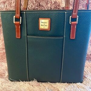 NWOT Dooney & Bourke Green and Brown Tote Bag with Signature Plaque